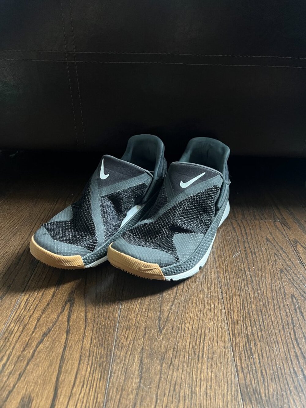 Size 6.5 mens - Nike GO FlyEase Black Gum